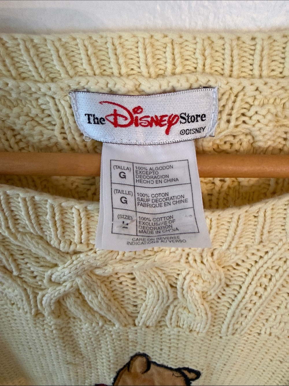 Vintage Disney Store Winnie the Pooh Embroidered Cable Knit Sweater Yellow Large - Picture 2 of 4